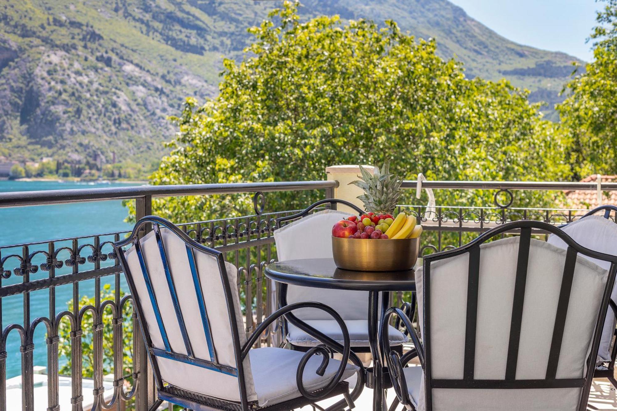 Dekaderon Lux Apartments Kotor Exterior foto